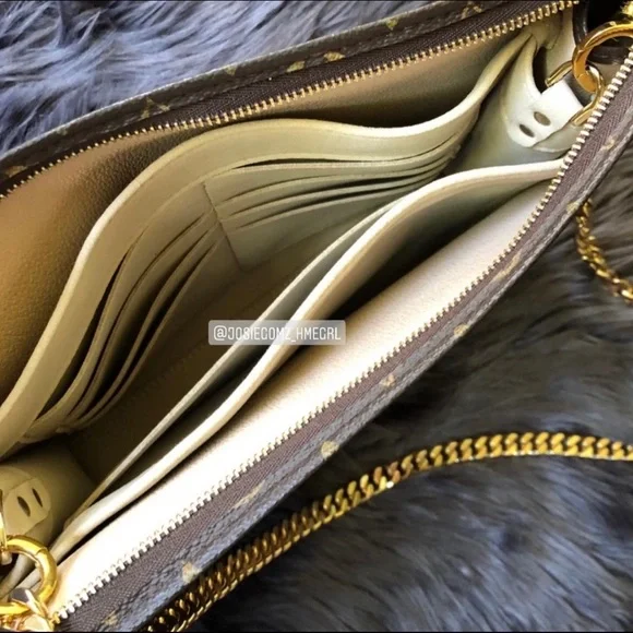♡LOUIS VUITTON Clutch 26♡ - Picture 11 of 13